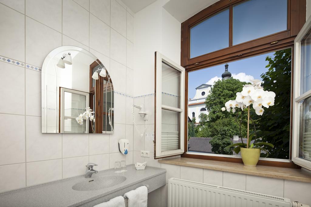 Hotel Angerbraeu Murnau am Staffelsee Szoba fotó