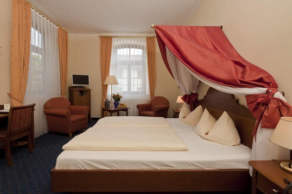 Hotel Angerbraeu Murnau am Staffelsee Kültér fotó